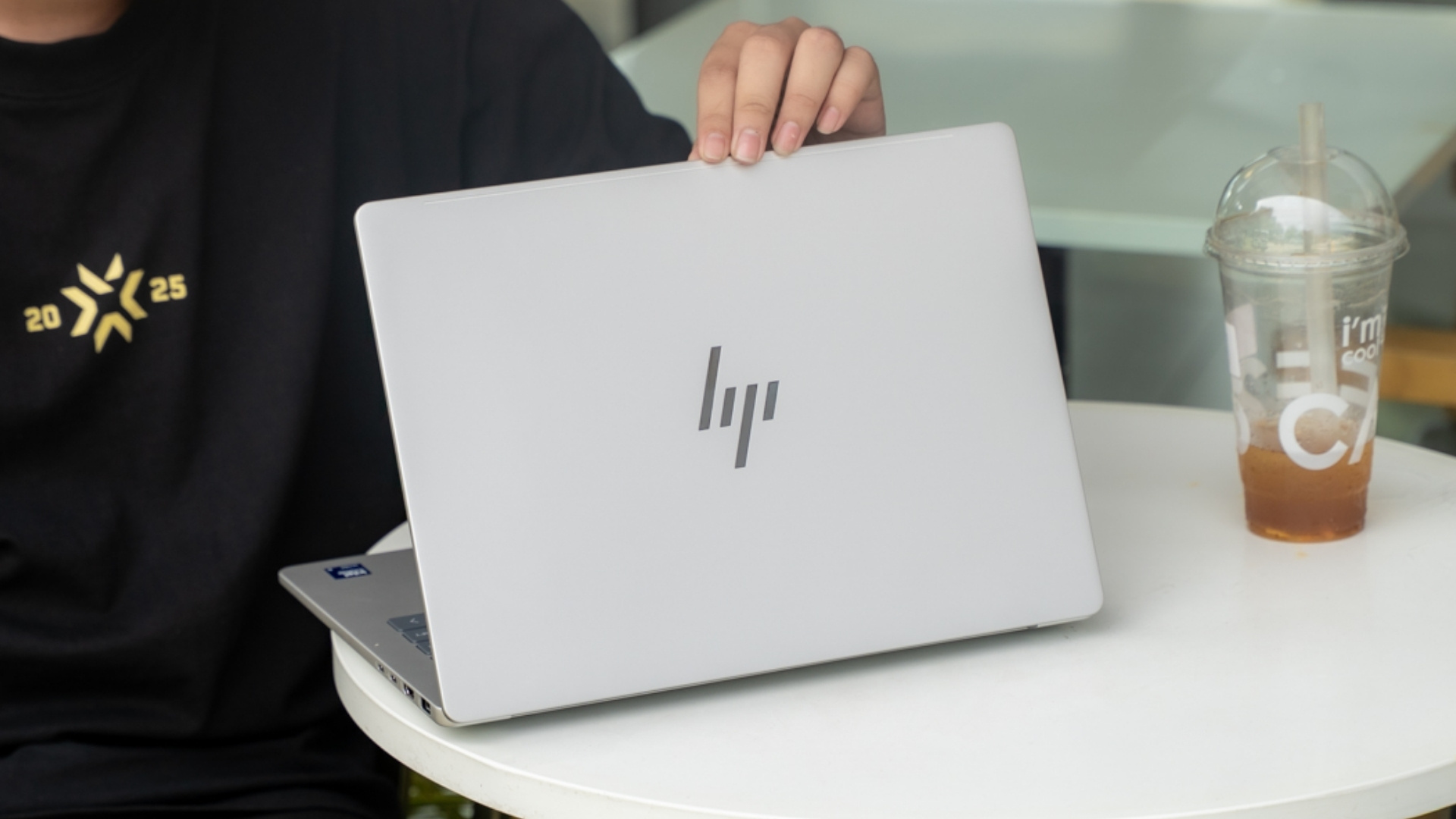 Đánh giá hiệu năng HP OmniBook 7 AI: Đánh đổi hiệu năng lấy thời lượng pin gần 18 tiếng có đáng không?