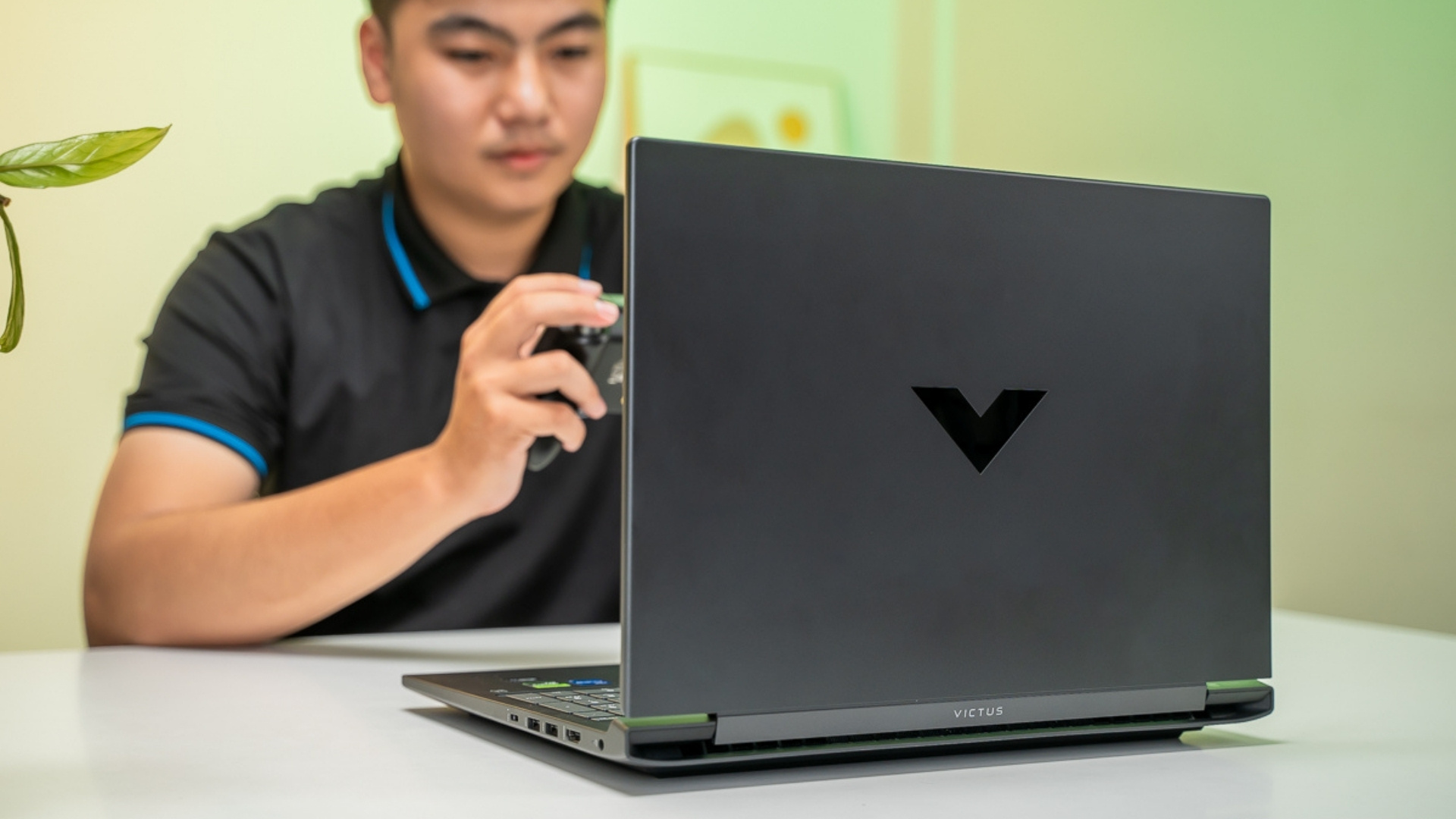 Đánh giá HP Victus 16 2023:  Vẫn chưa chịu lỗi thời, i7-13700HX & RTX 3050 đủ sức “cân team” trong 2025