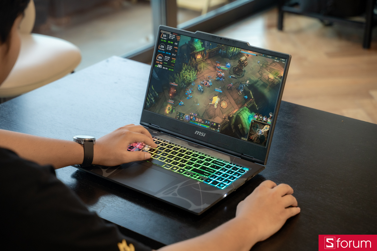 Trải nghiệm MSI Cyborg 15