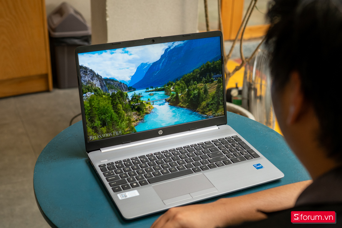 Màn hình HP 250 G9
