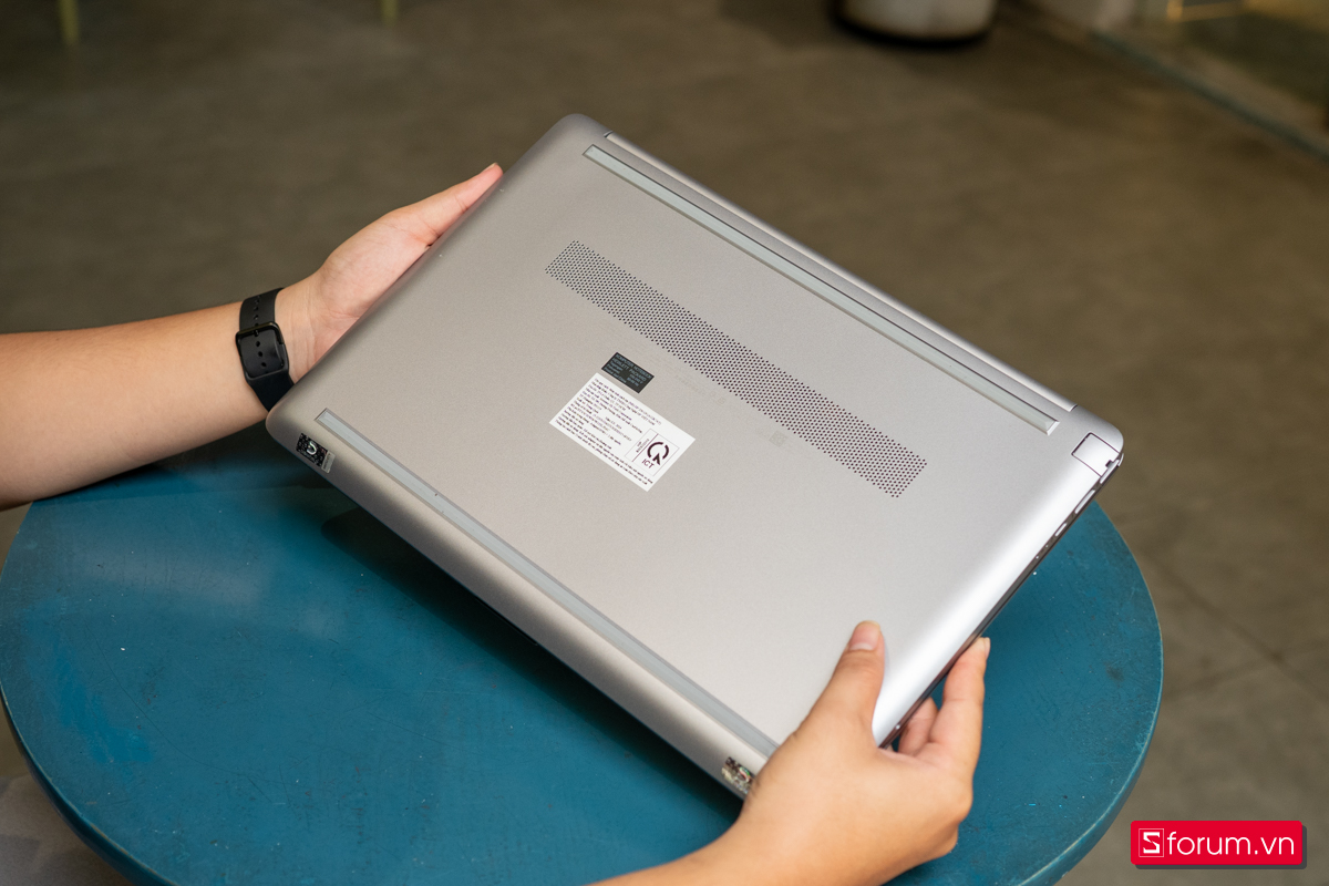 HP 250 G9 có cân nặng rất nhẹ