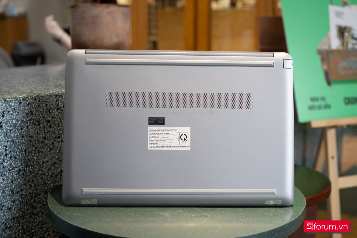 Mặt đáy HP 250 G9