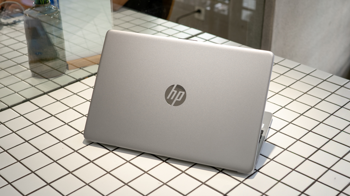 Đánh giá HP 250 G9: Laptop sinh viên 15.6 inch dưới 13 triệu, nhẹ 1.6kg nhưng đủ “gánh team”?