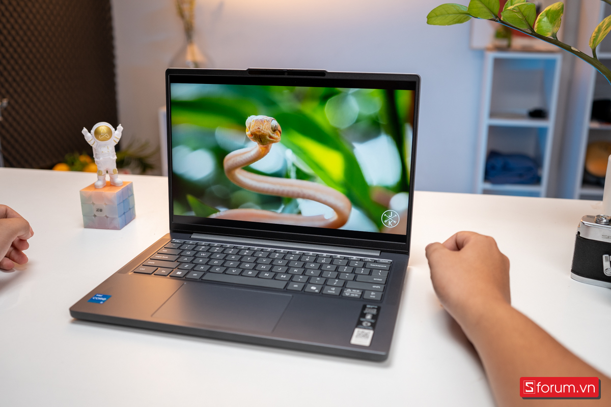 Tiêu chí cần lưu ý khi lựa chọn laptop cho kế toán - chất lượng màn hình