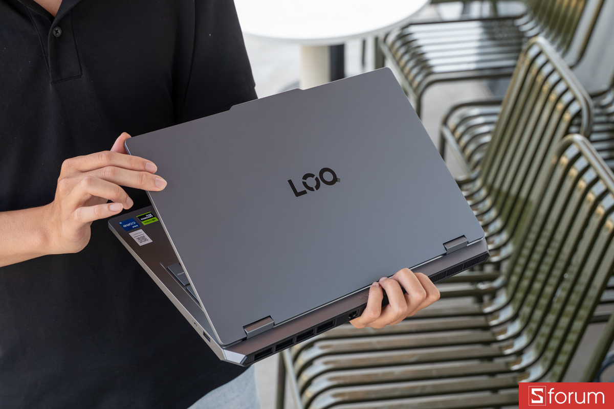 Trên tay Lenovo LOQ 15IRX11