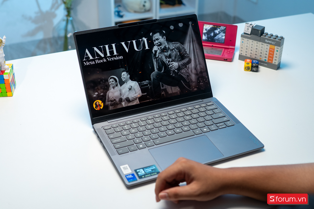 Trải nghiệm loa trên Lenovo YOGA Slim 7 2025