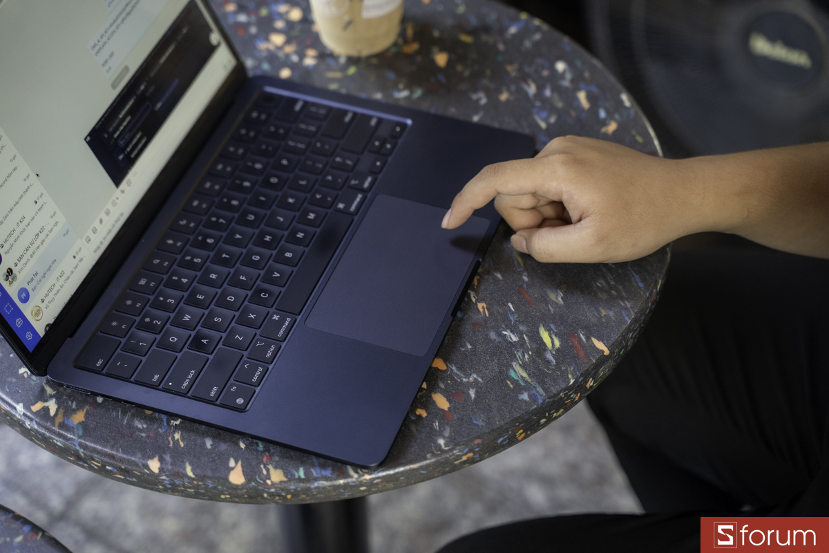 Trackpad siêu rộng của MacBook Air M2 sau 3 năm