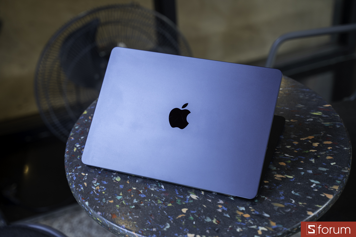 Ngoại hình MacBook Air M2 sau 3 năm