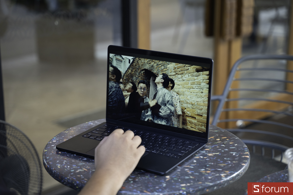 Trải nghiệm bộ loa trên MacBook Air M2