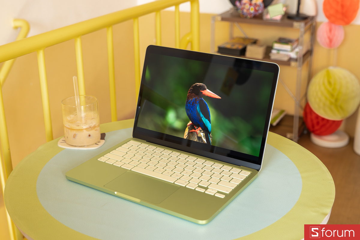 Màn hình MacBook Neo