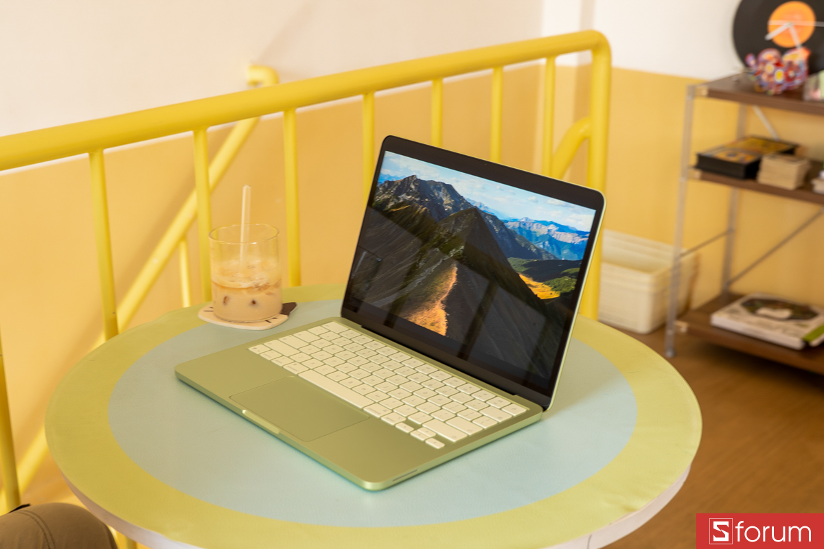 Màn hình MacBook Neo
