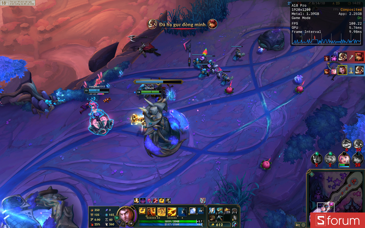 Liên minh huyền thoại trên MacBook Neo