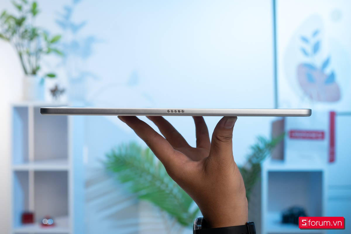 Độ mỏng của Microsoft Surface Pro 12