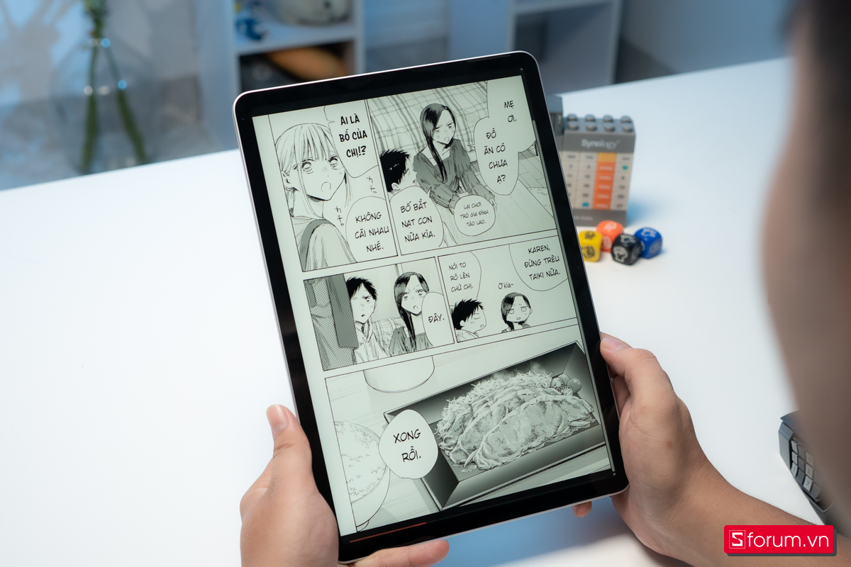Cảm giác cầm nắm Microsoft Surface Pro 12