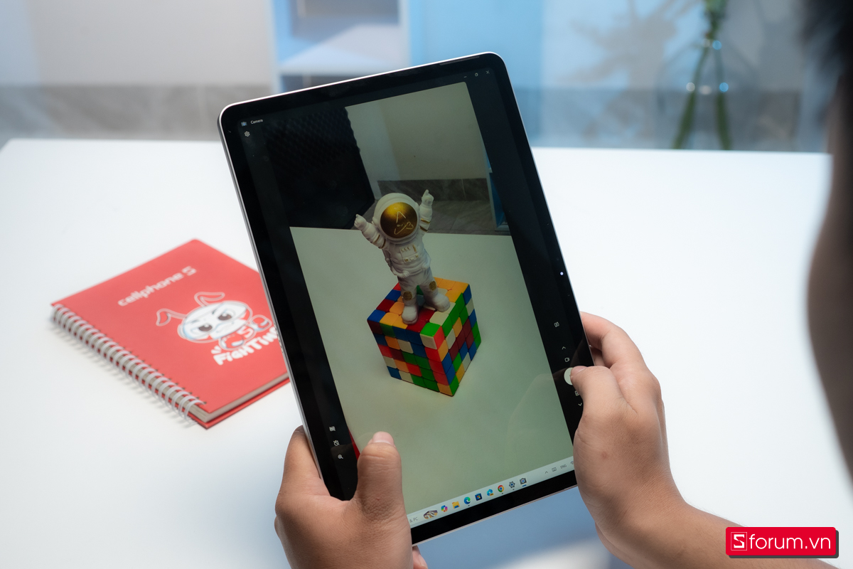 Camera sau Microsoft Surface Pro 12