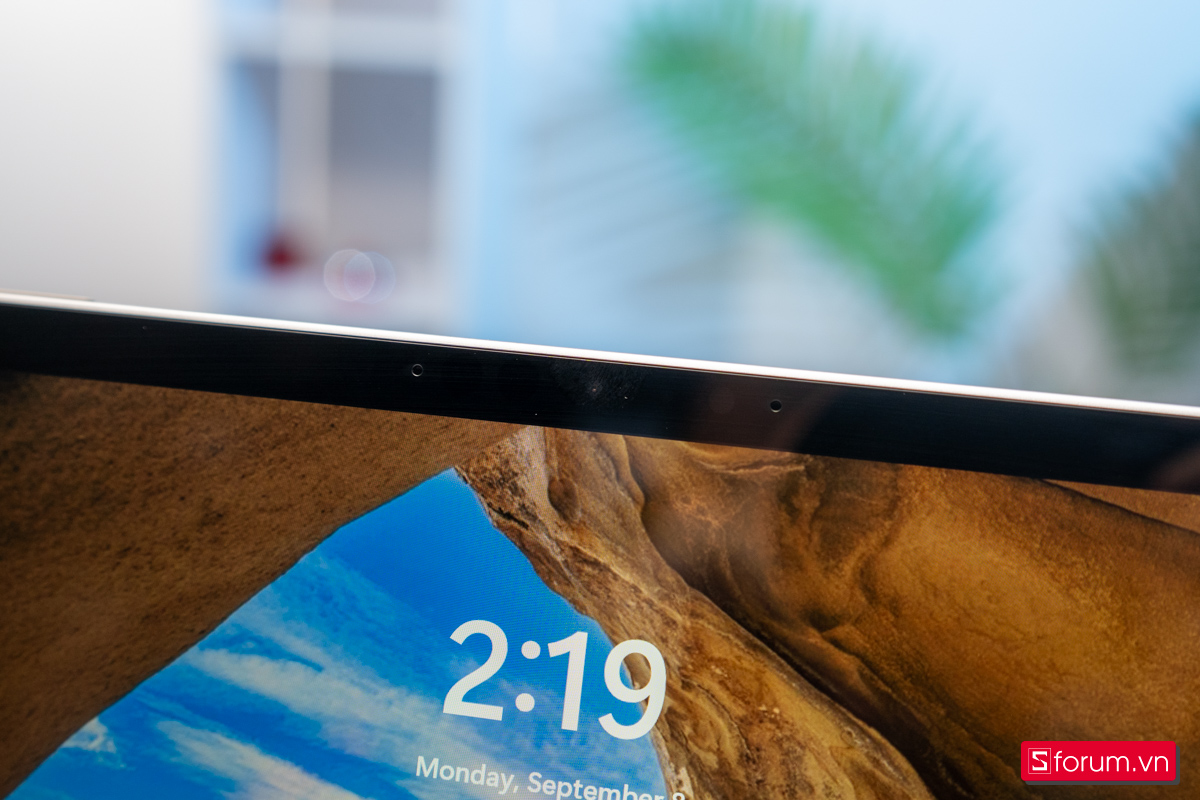 Camera trước Microsoft Surface Pro 12