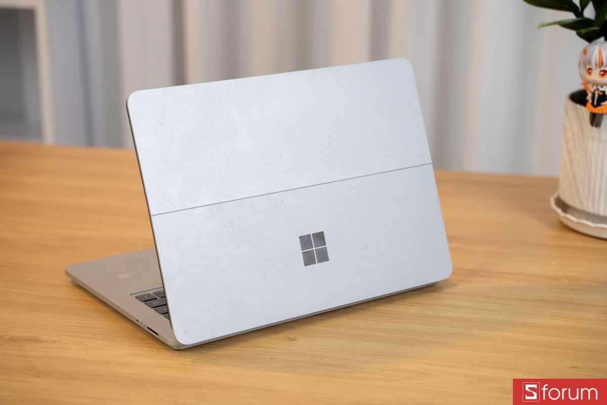 Ngoại hình Microsoft Surface Studio 1
