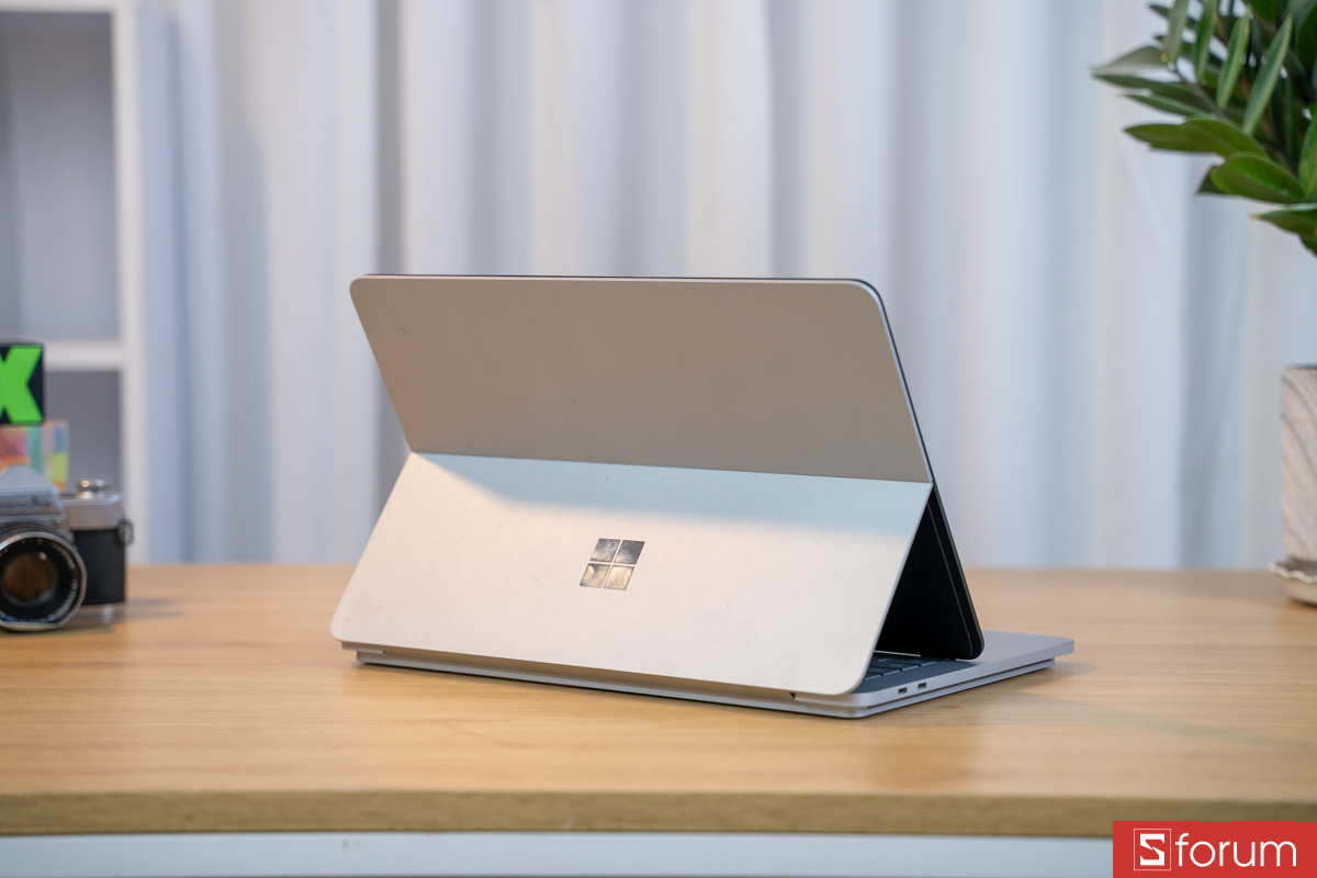 Ngoại hình Microsoft Surface Studio 1