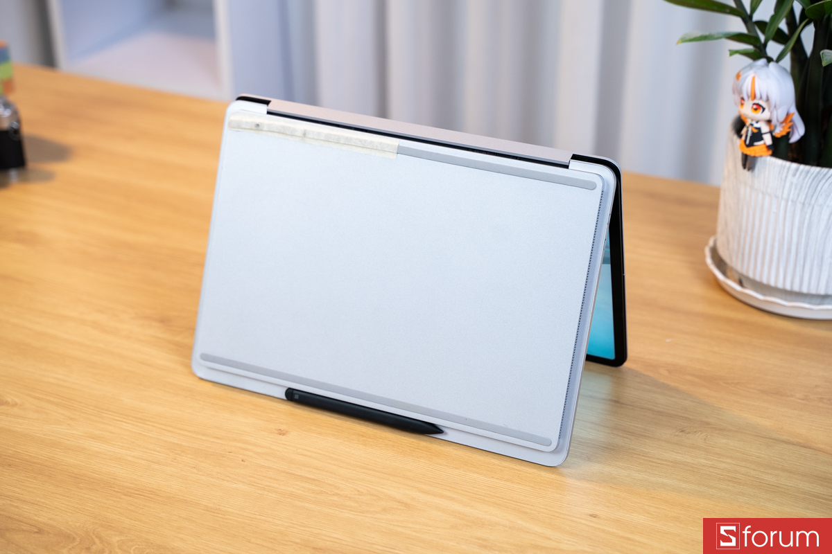 Ngoại hình Microsoft Surface Studio 1
