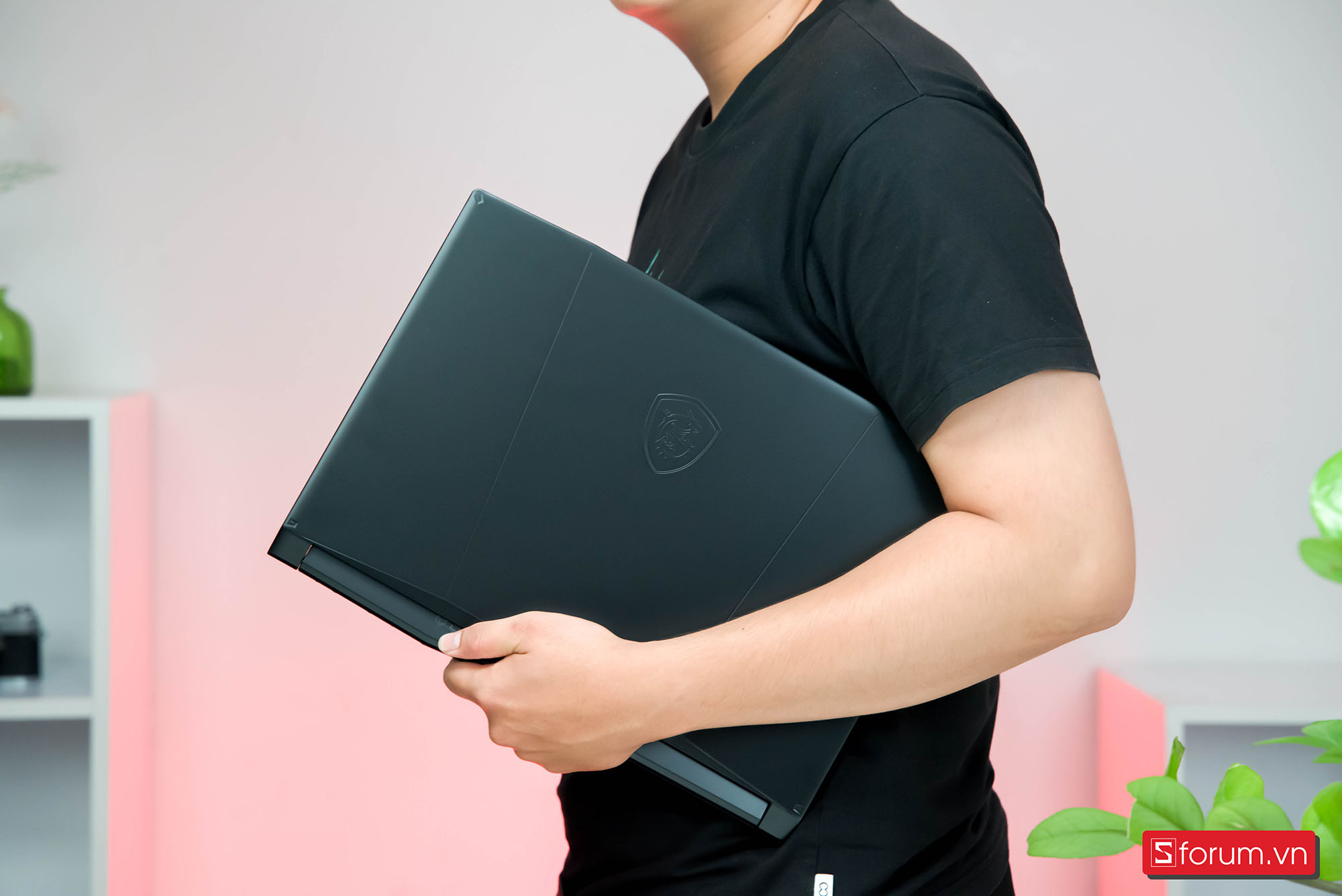 Sự gọn nhẹ của MSI Katana 15