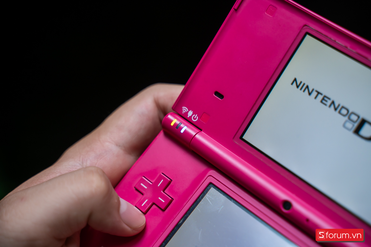 Cụm loa trên Nintendo DSi