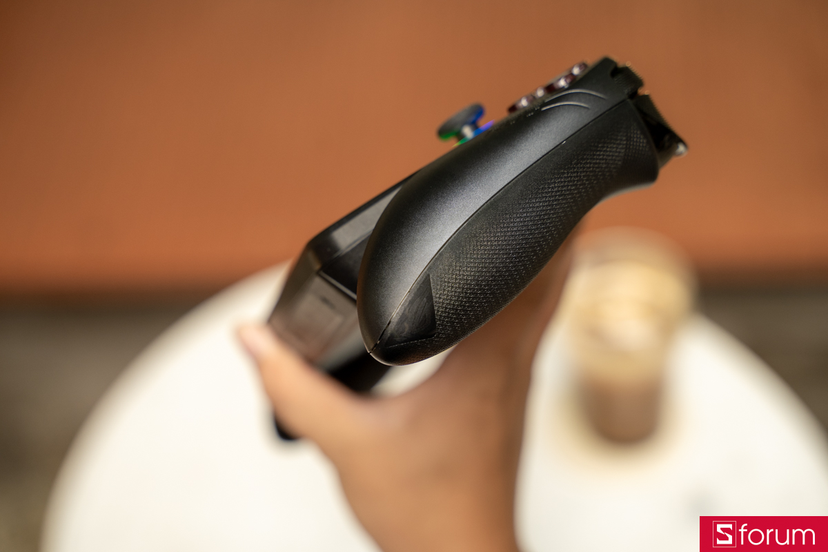 Báng cầm của ROG XBOX Ally X