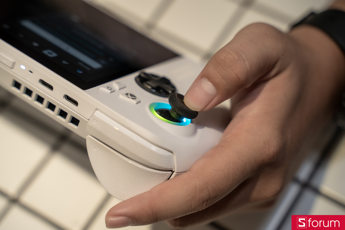 Cần điều khiển, trigger và bumper trên ROG XBOX Ally