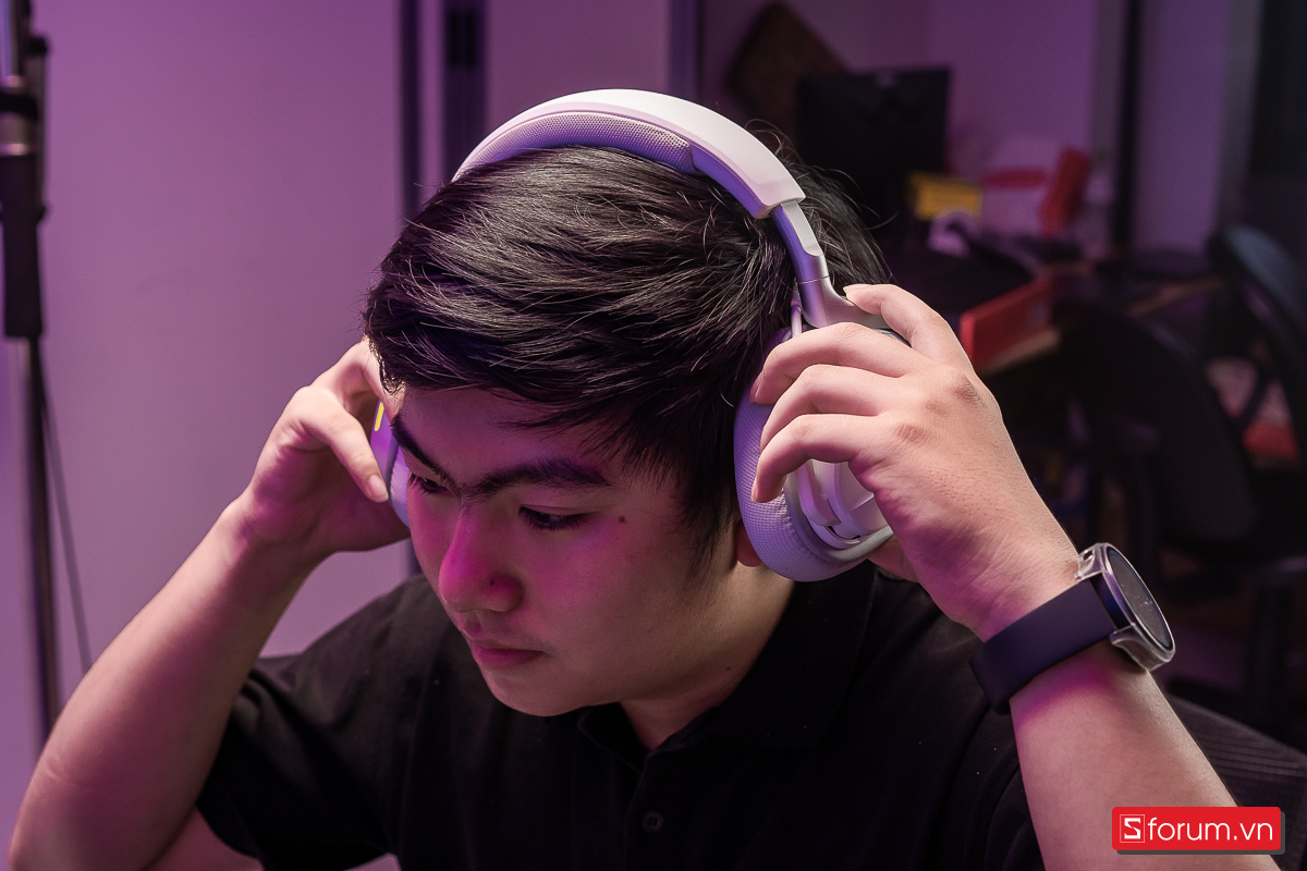 Trải nghiệm đeo Corsair Void Wireless V2
