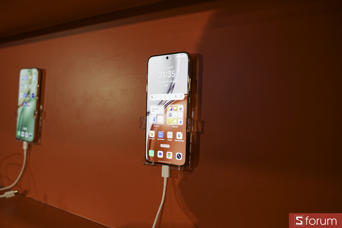 Điện thoại HONOR X9d 5G được trưng bày