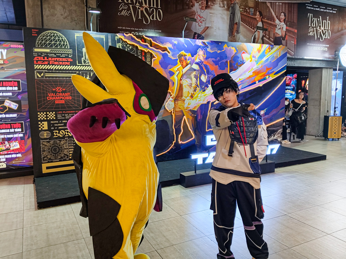 Các bạn cosplayer tại sự kiện VALORANT