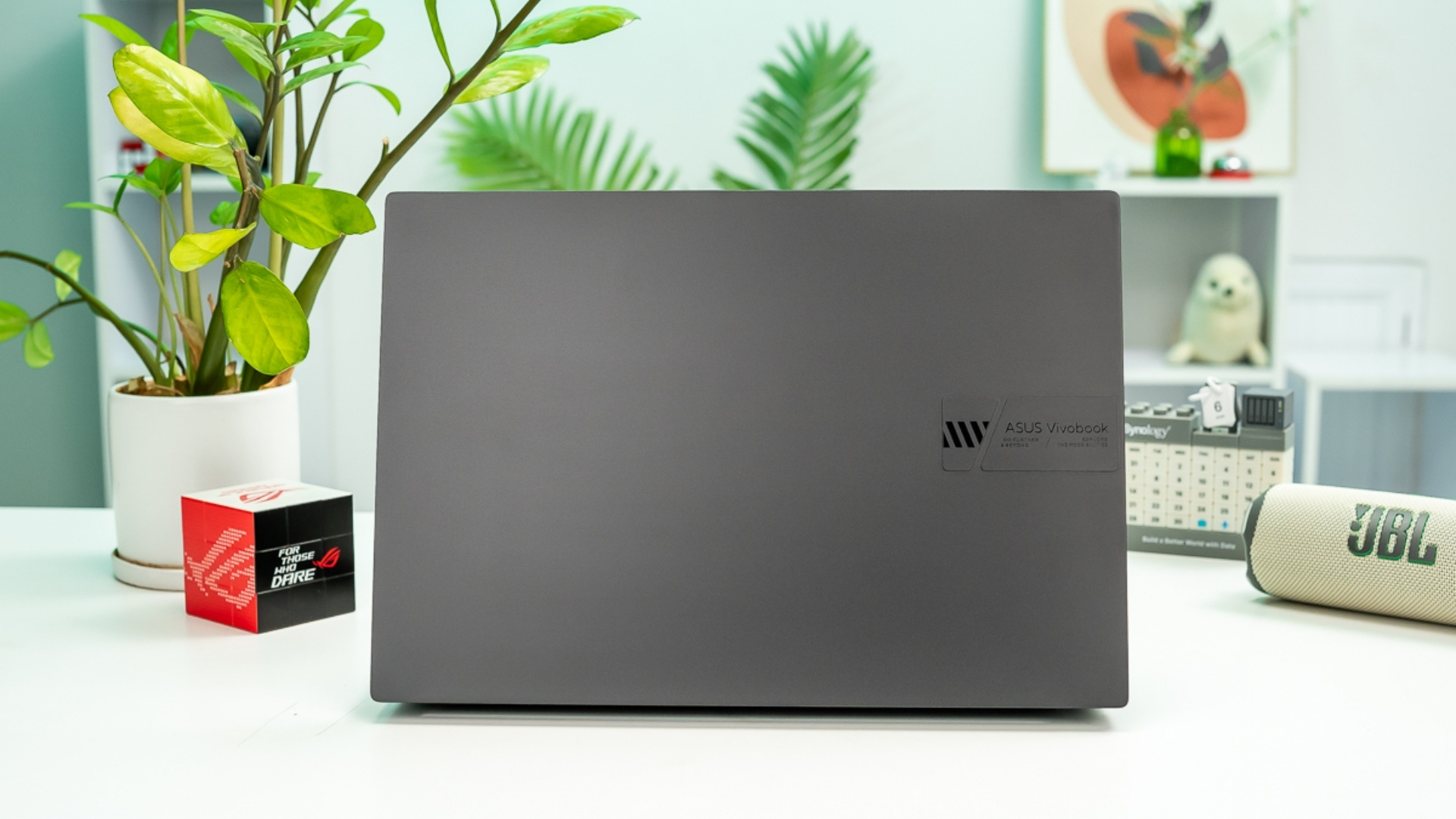 Tưởng đã đuối sau 1 năm, ASUS Vivobook 16X lại chơi game mượt không tưởng nhờ RTX 4050!