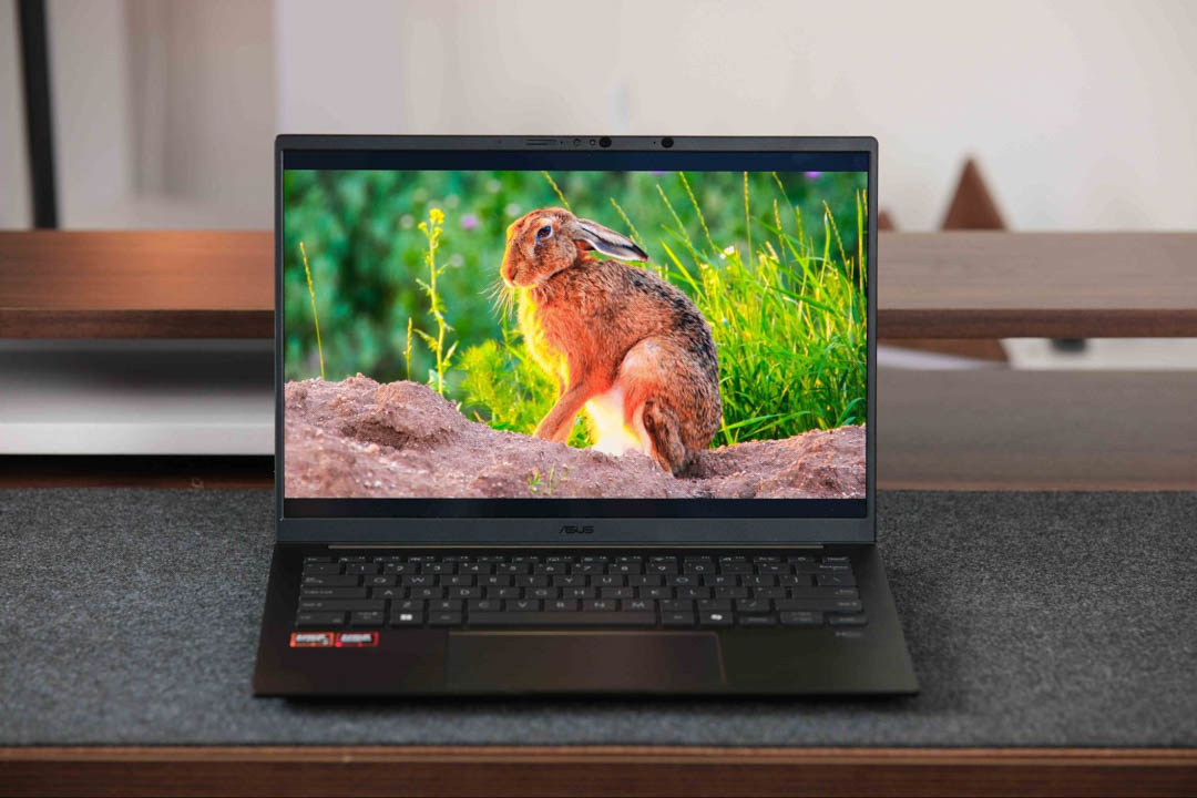 Xem phim giải trí với Zenbook 14 và vivobook s 14