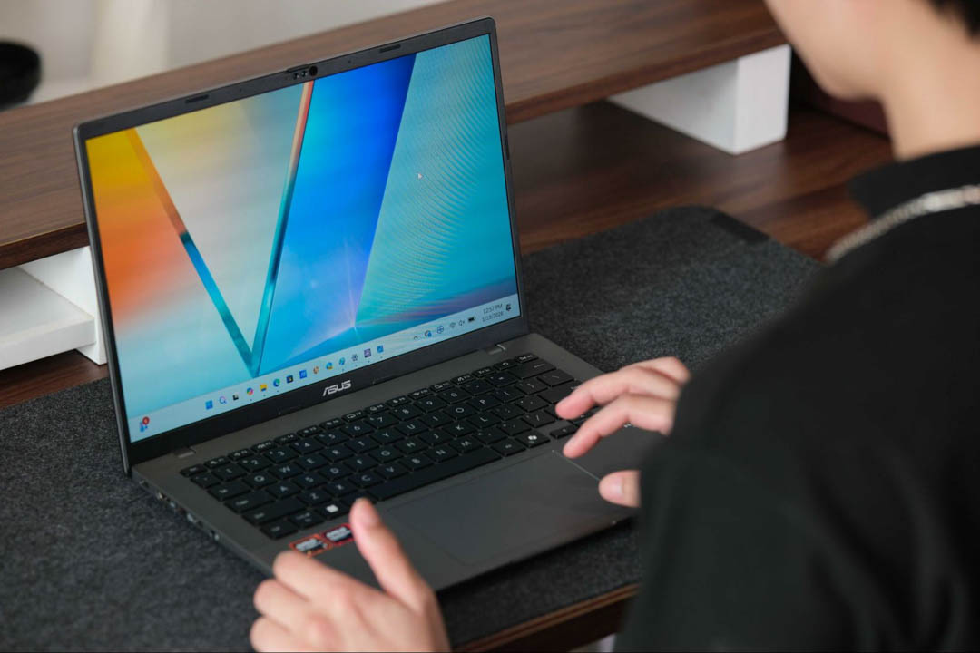ASUS Vivobook S14 (M3407GA) - Laptop OLED mỏng nhẹ, hỗ trợ nâng cấp với mức giá hợp lý, phù hợp với học sinh, sinh viên