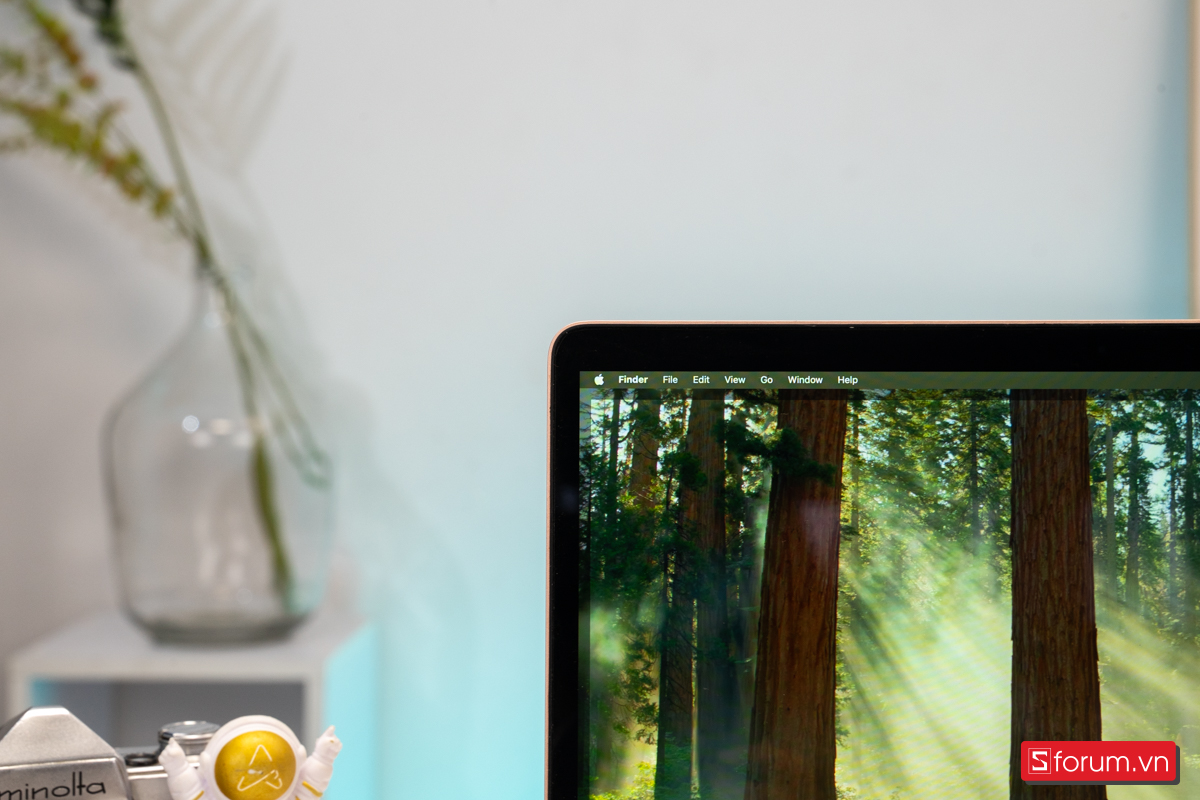 Viền màn hình MacBook Air M1