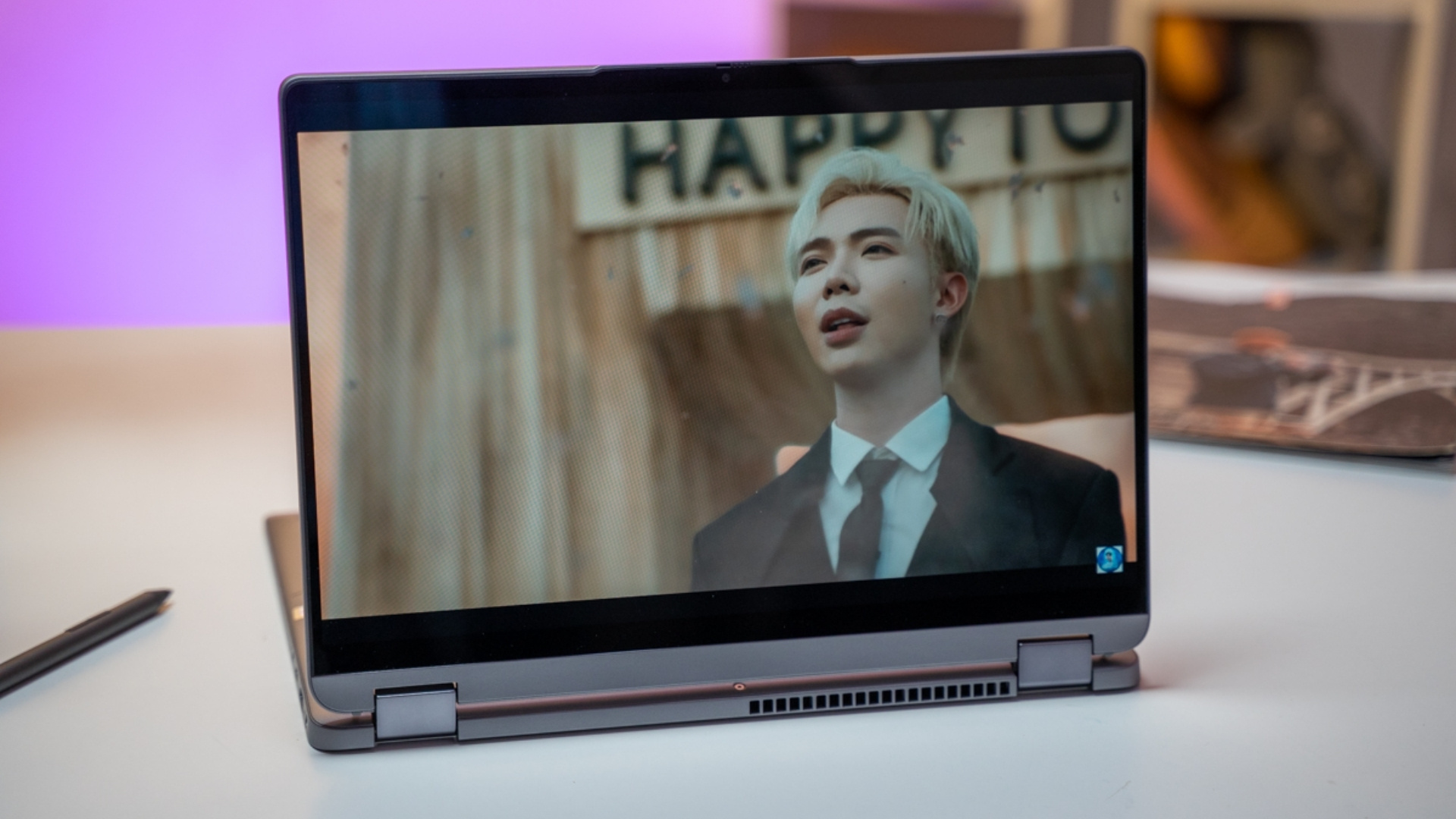 Top 3 laptop xoay gập 360 độ dưới 20 triệu: Vừa học tập vừa giải trí, chọn máy nào đáng mua nhất?