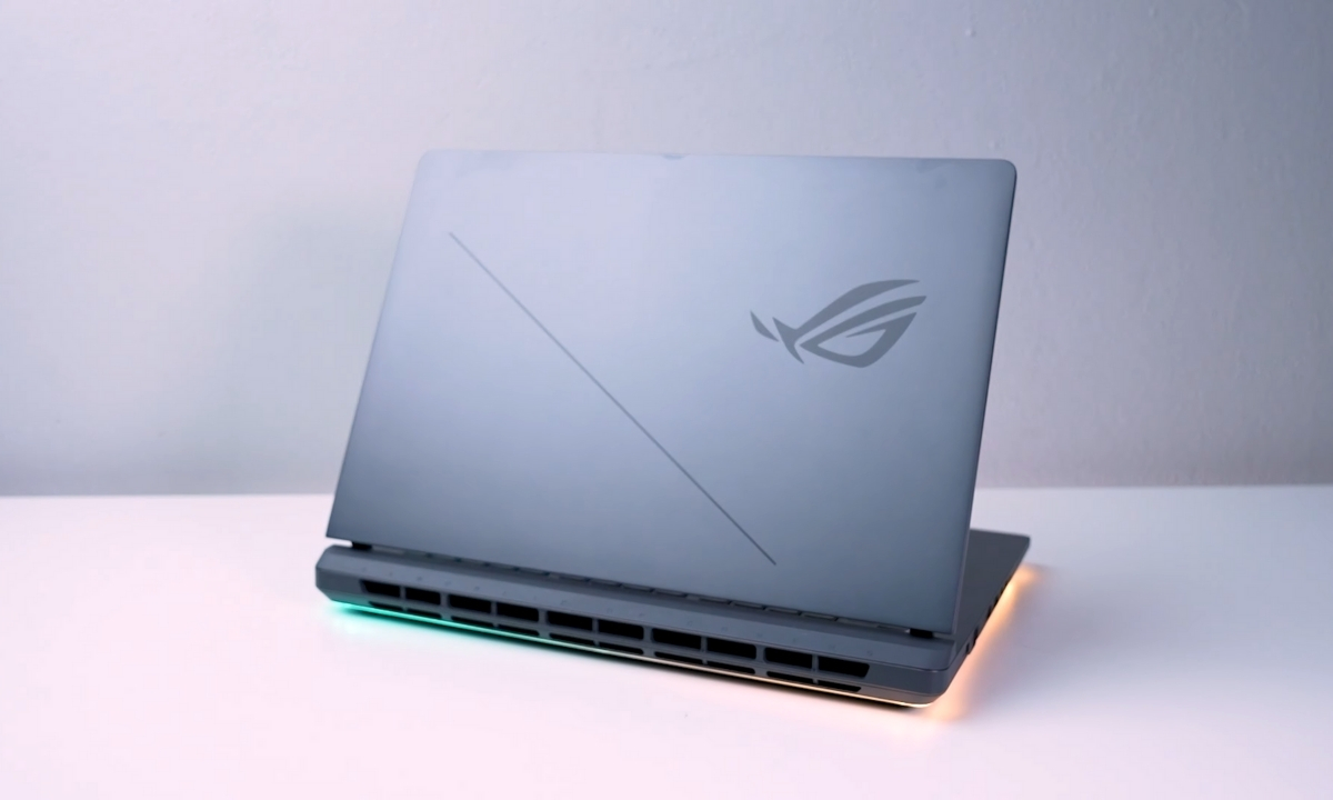 Mặt lưng ASUS ROG Strix G16