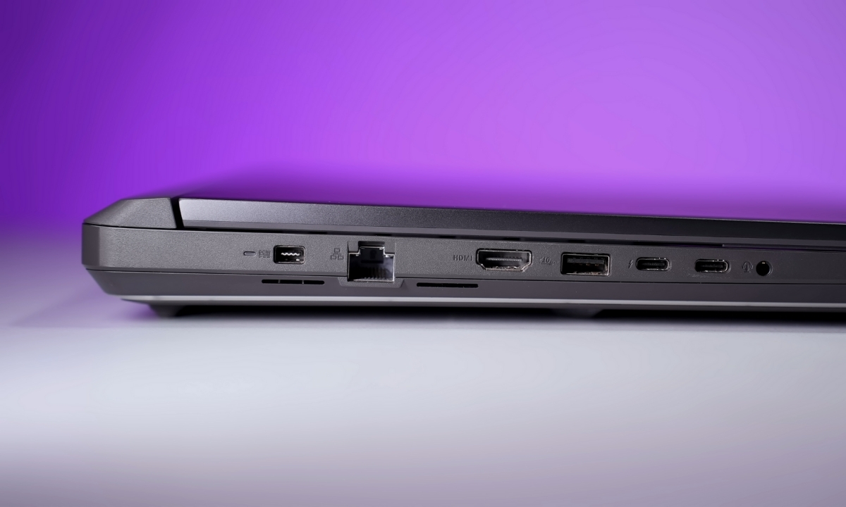 Cạnh trái ASUS ROG Strix G16