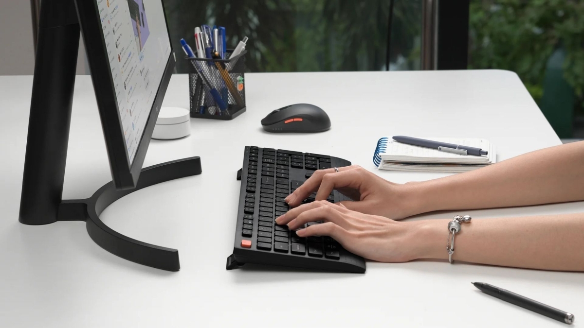 Top 4 bàn phím gõ êm cho học sinh, sinh viên: Cày deadline xuyên đêm không sợ "ăn đòn" từ bạn cùng phòng