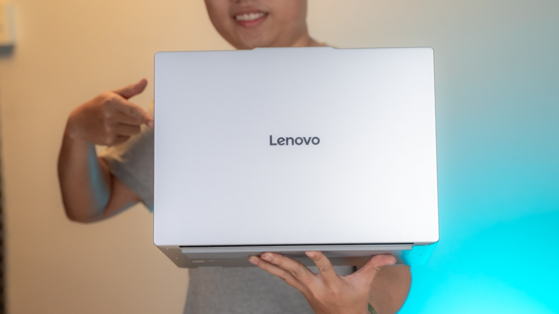 Top 4 laptop cho giáo viên 2026: Soạn giáo án nhẹ nhàng, dạy học online ổn định