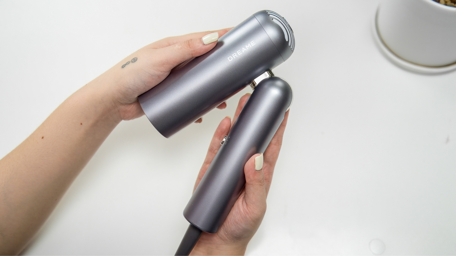 Vali chật ních vẫn nhét vừa! Top 4 máy sấy tóc gấp gọn xịn nhất cho kỳ nghỉ 30/4 và vi vu hè