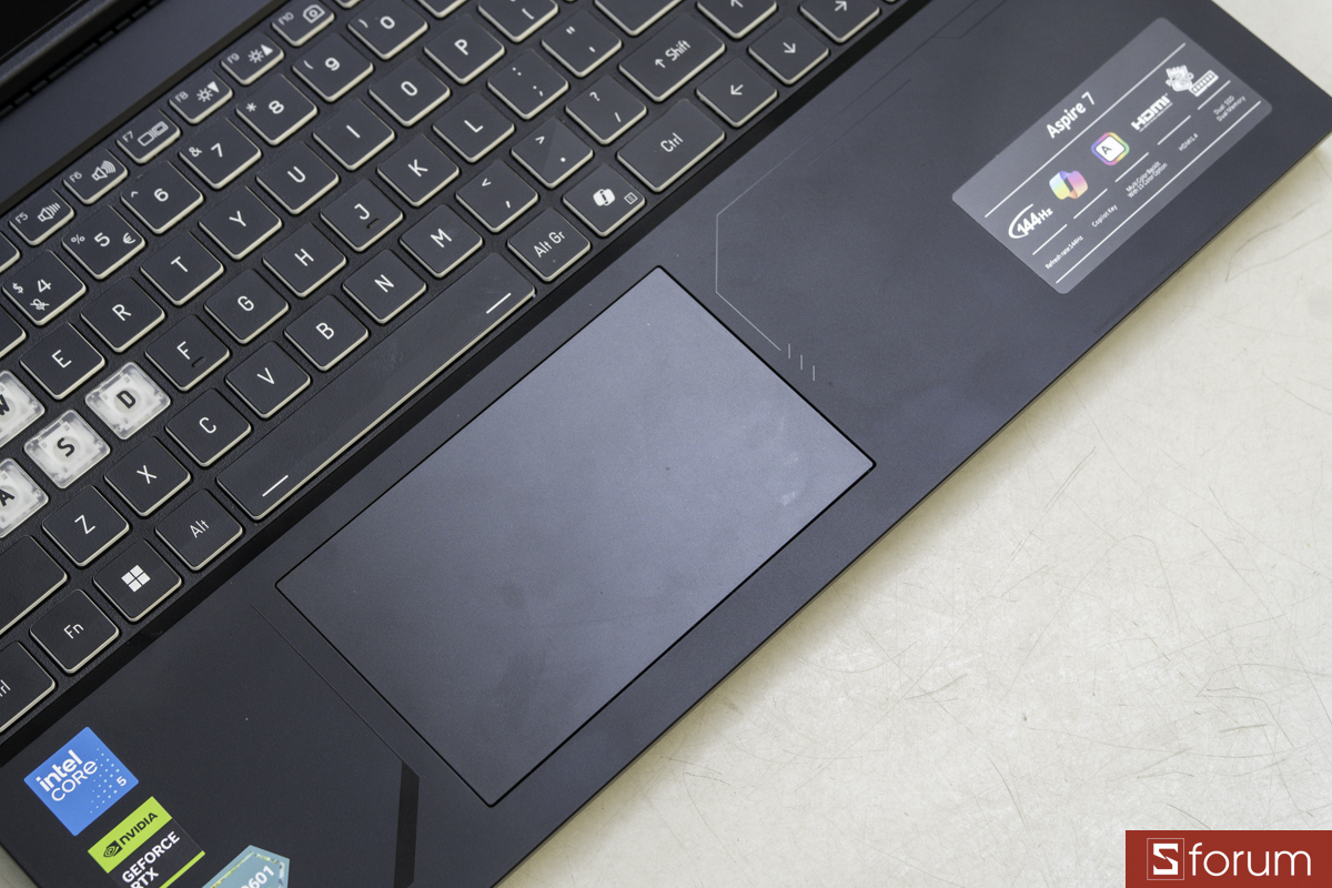 Touchpad kích thước vừa đủ dùng