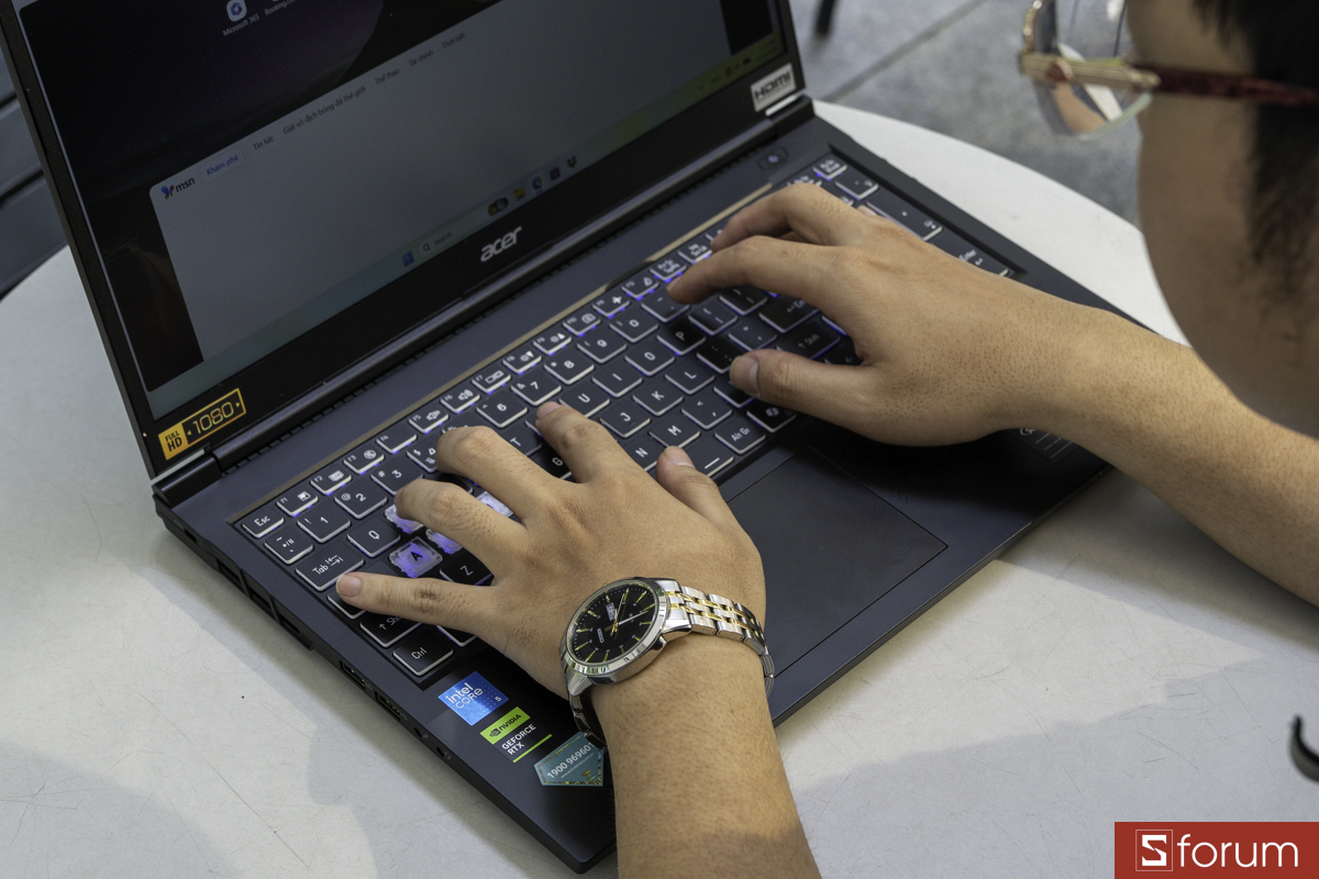 Cảm giác gõ trên Acer Gaming Aspire 7 2026