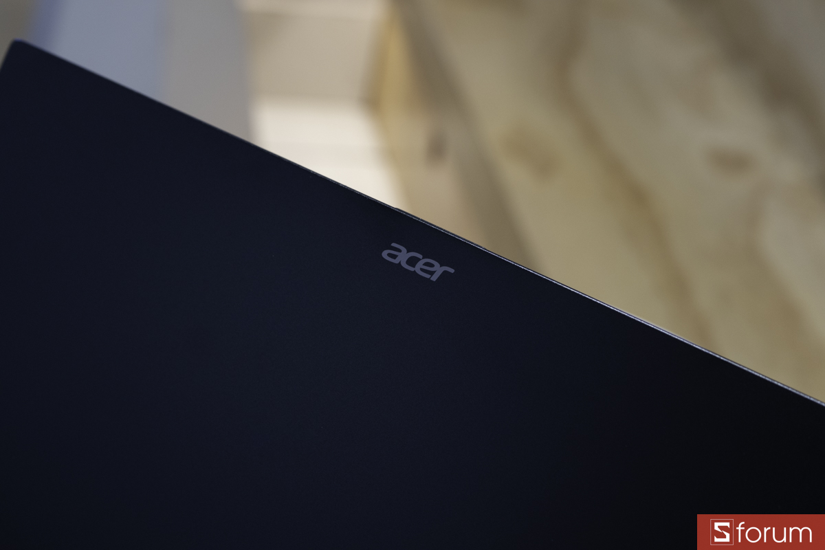 Logo Acer đặt gọn gàng phía trên mặt A