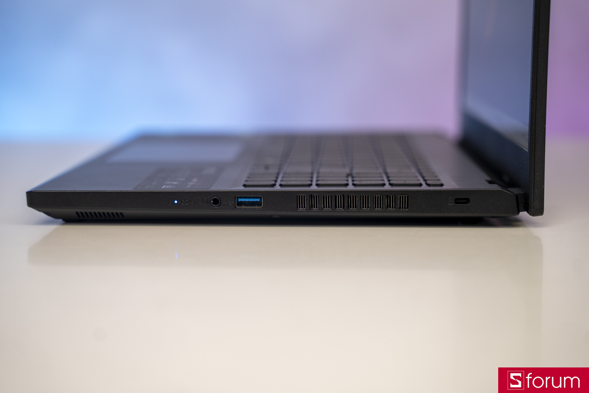 Cạnh phải Acer Gaming Nitro ProPanel ANV15-52