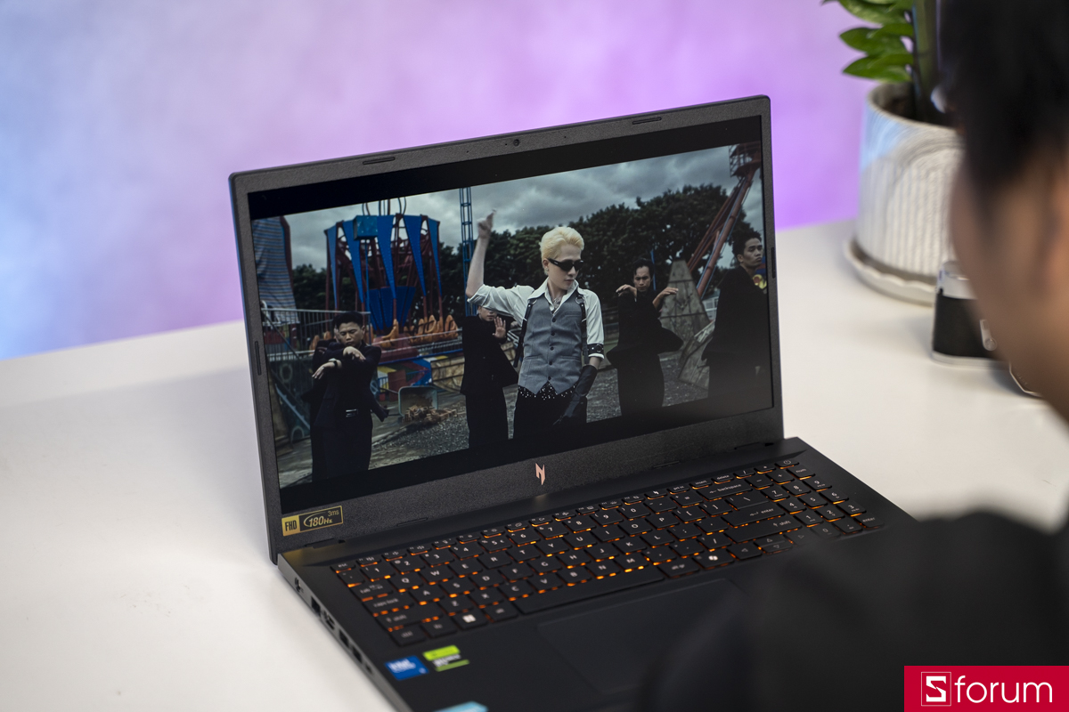 Nghe nhạc cùng Acer Gaming Nitro ProPanel ANV15-52