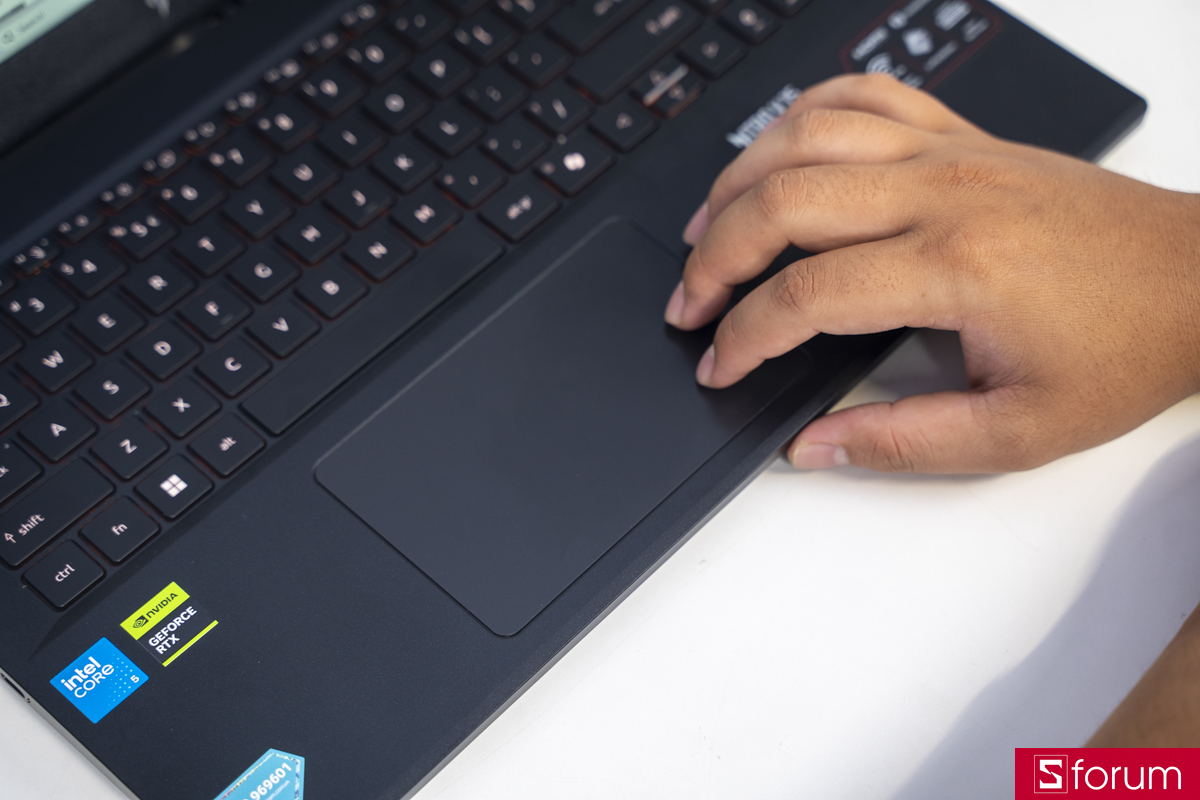 Touchpad trên Acer Gaming Nitro ProPanel ANV15-52-50RB