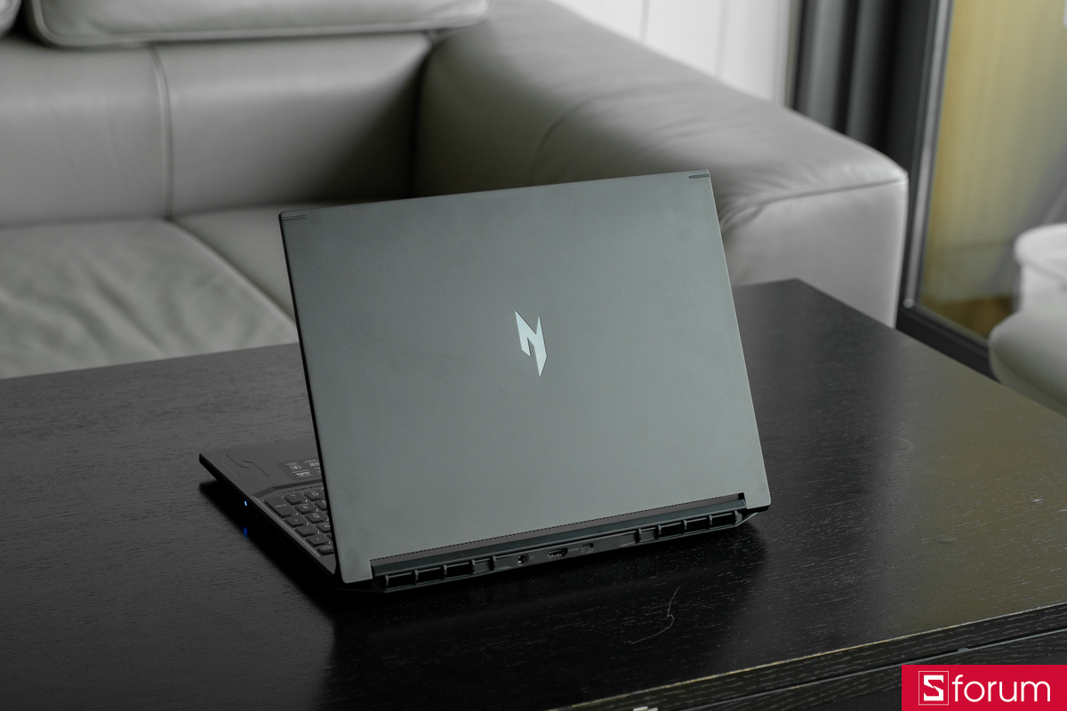 Mặt lưng Acer Nitro V 16S AI ProPanel