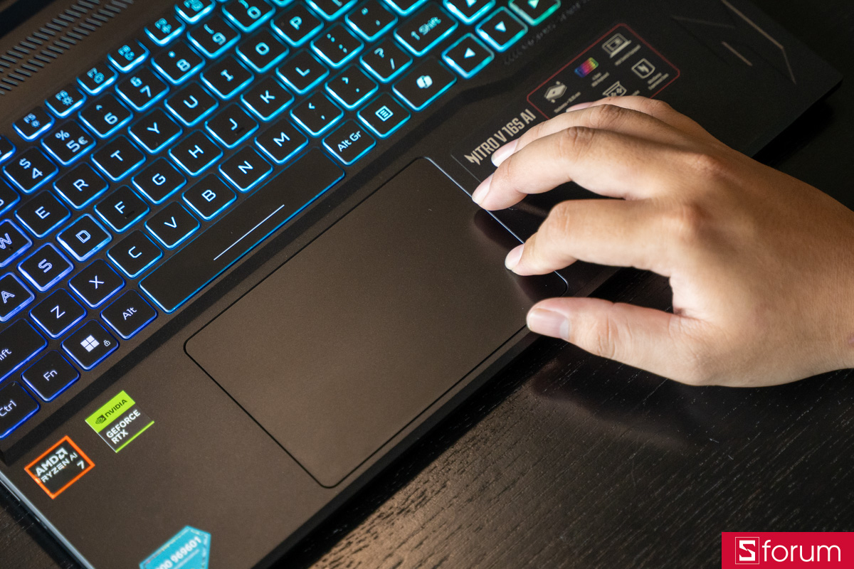 Trackpad trên Acer Nitro V 16S AI ProPanel