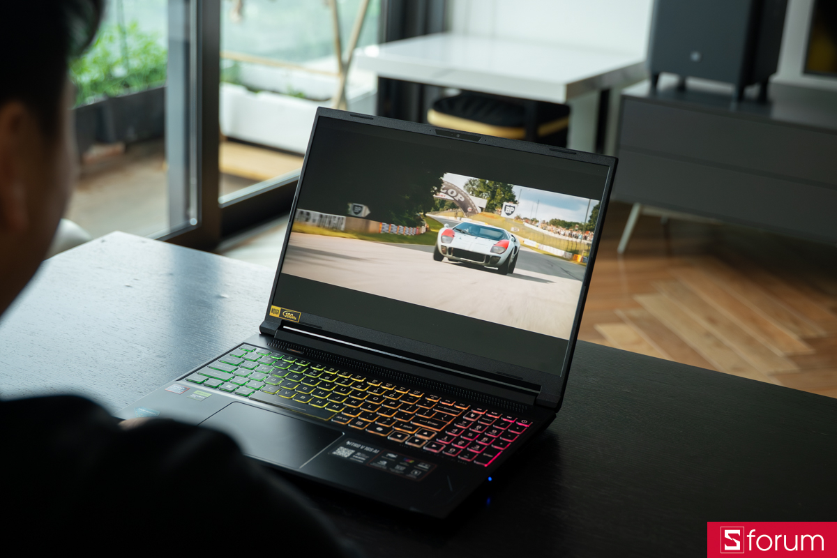 Hình ảnh sống động với tấm nền IPS LCD