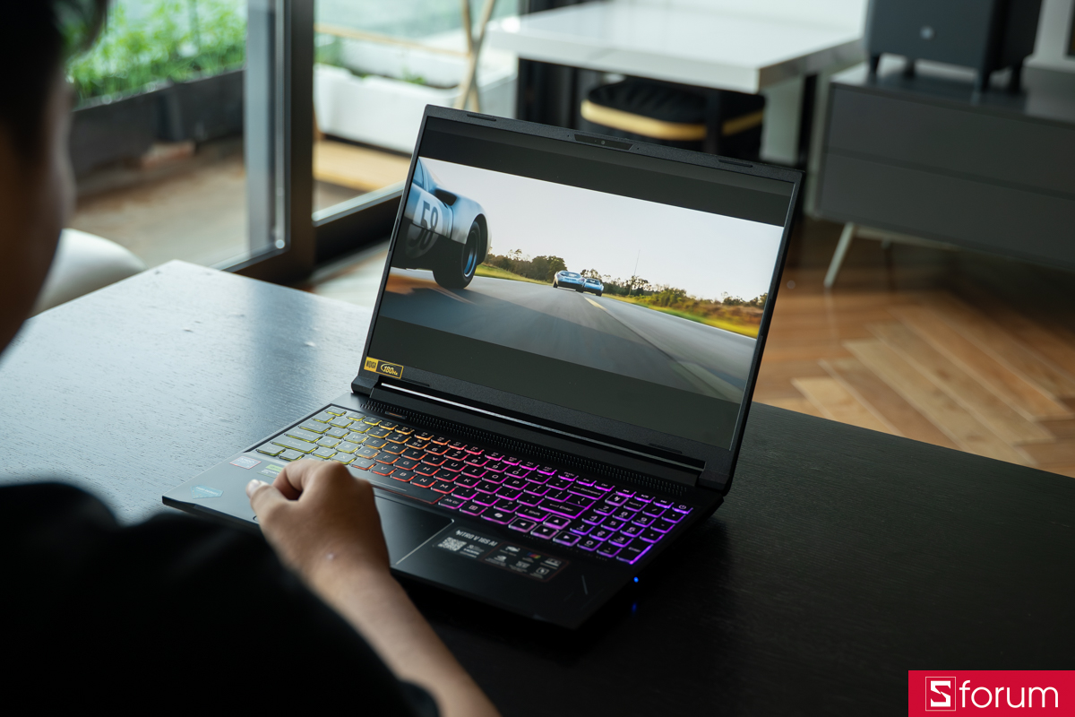 Xem phim cực đã trên Acer Nitro V 16S AI ProPanel